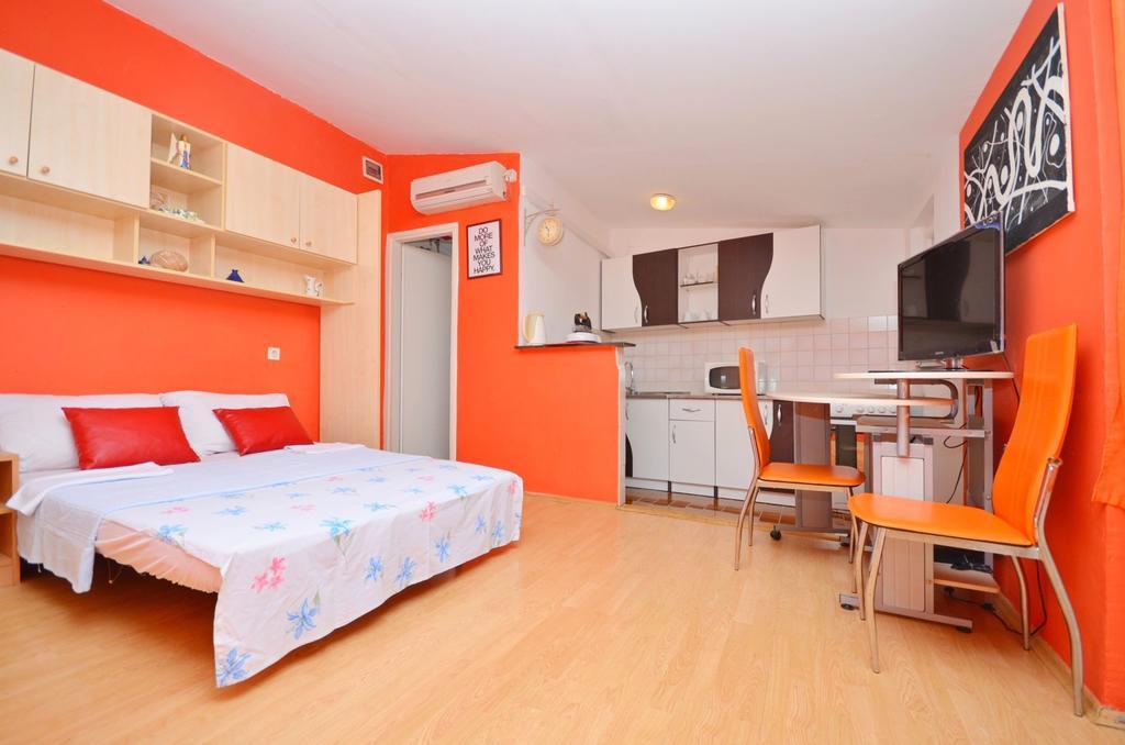 Apartments Vodice Marica Bagian luar foto