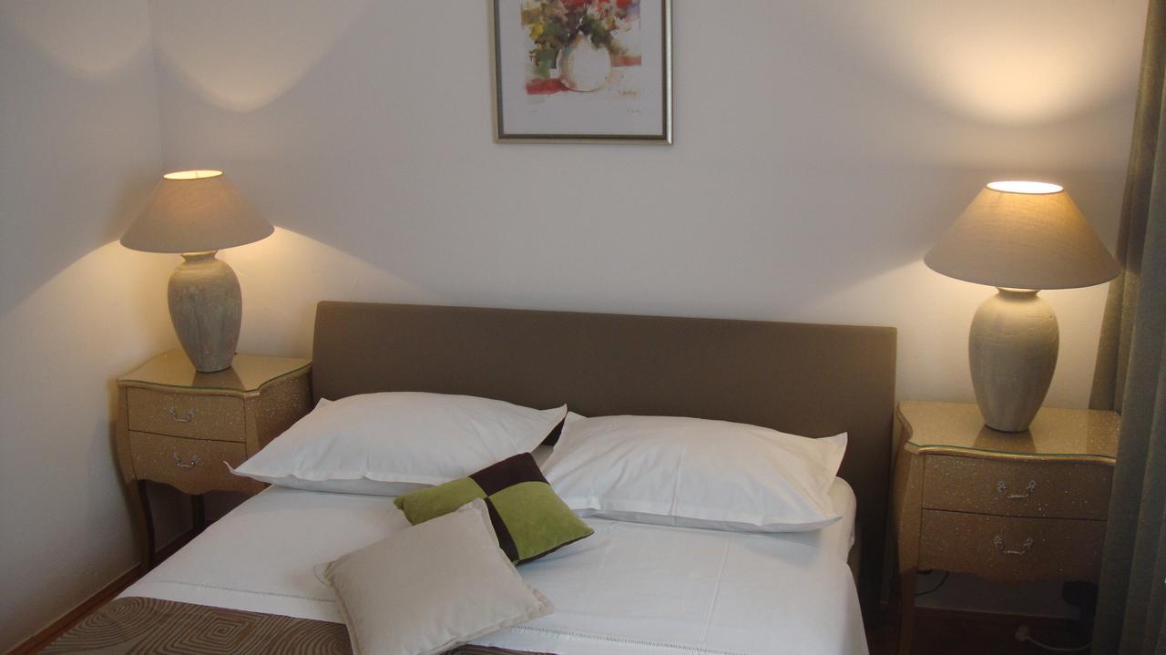 Apartments Vodice Marica Bagian luar foto