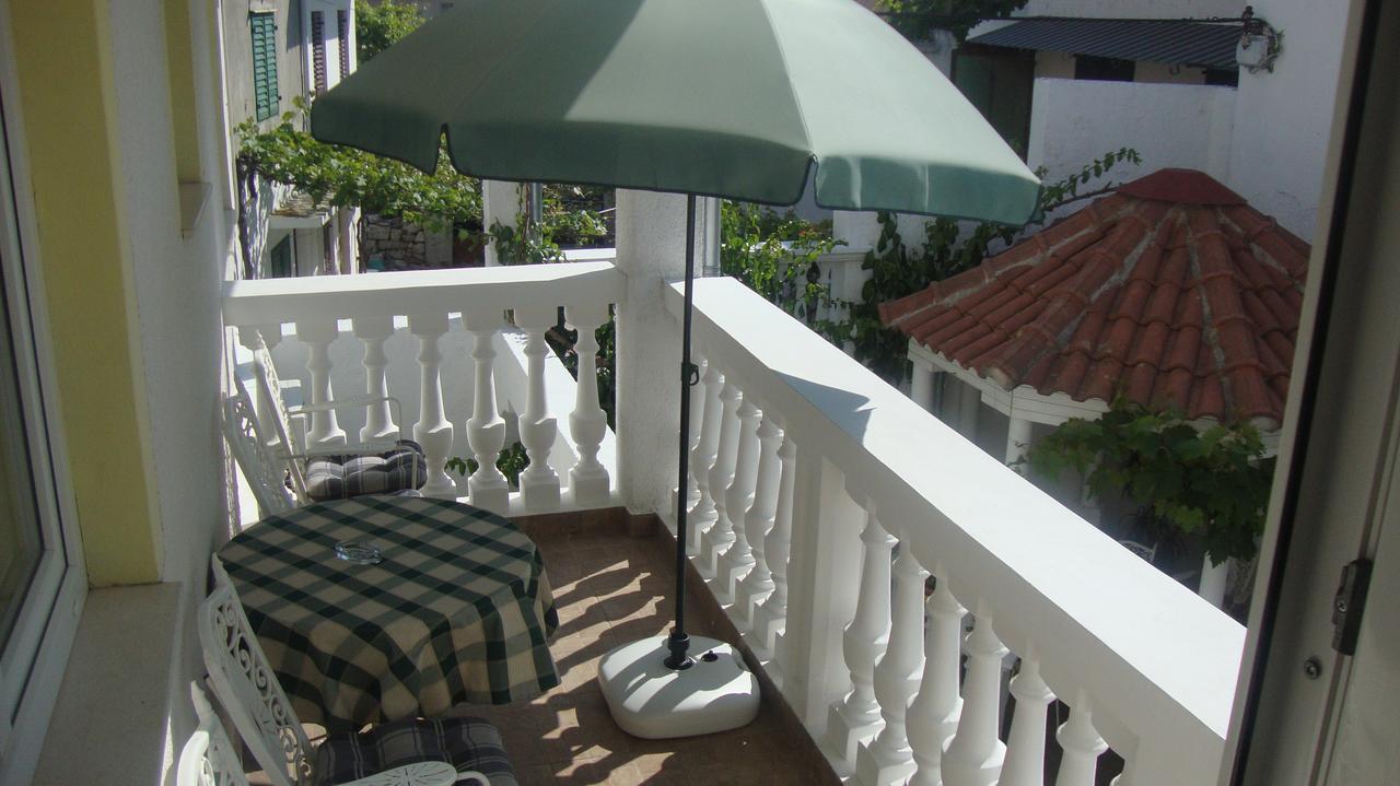 Apartments Vodice Marica Bagian luar foto